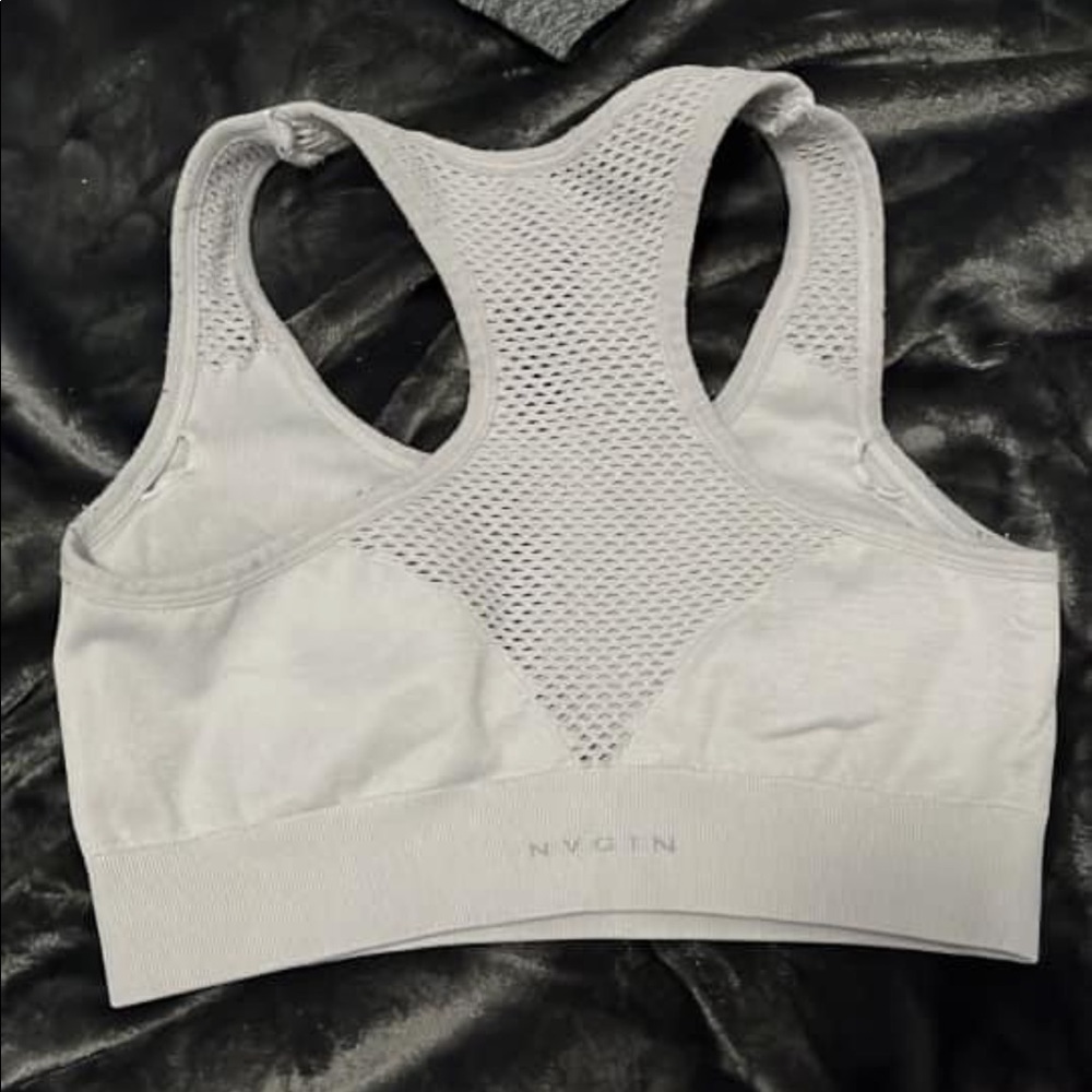 Nvgtn arrow bra